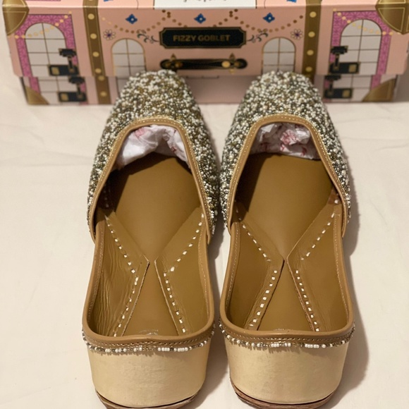 Shoes - Picture 4 of 4